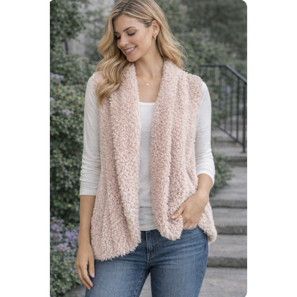 Women’s Faux Fur Sherpa Vest Small Open Front Cozy Fuzzy Sleeveless Jacket